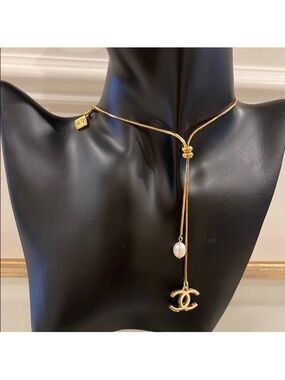 CHANEL Gold-Tone Lariat Necklace with Pearl and CC Charm